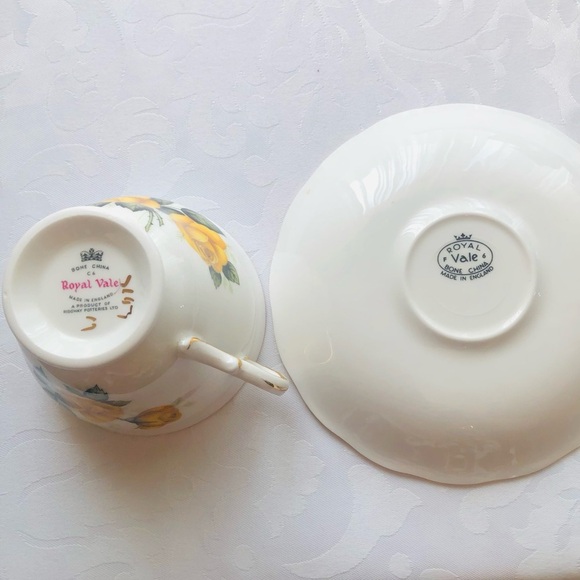 Vintage 1950s Royal Vale Bone China Tea Cup & Saucer Yellow Rose Pattern - Picture 9 of 10